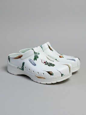 Dansko white vegetable print Kane clogs, size 8, BRAND NEW!